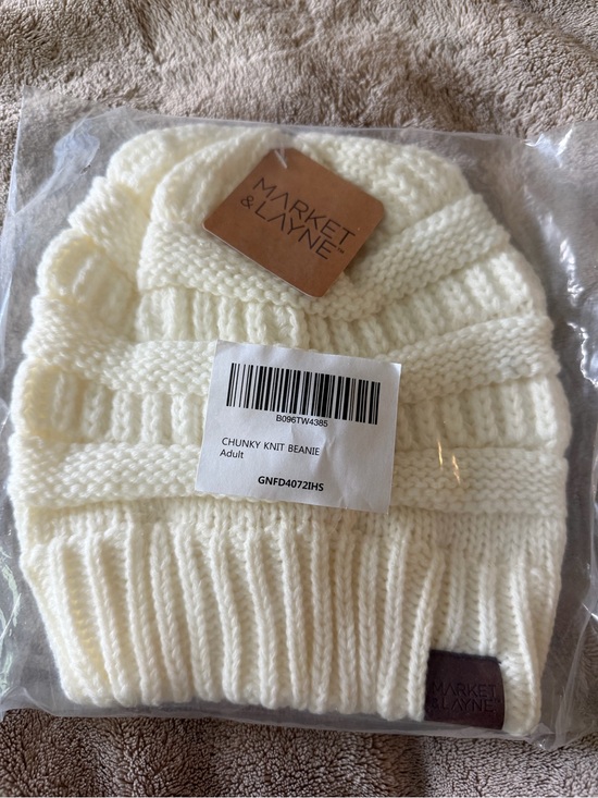 Market & layne Accessories - Market & Layne NWT Ivory Chunky Knit Beanie Adult Winter Hat